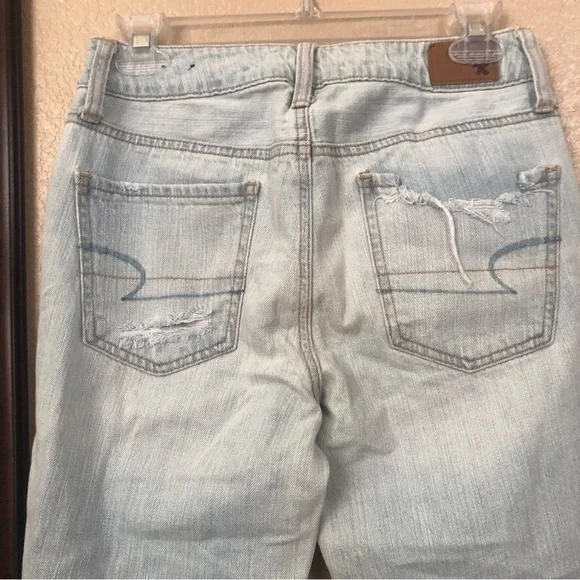 American Eagle TomGirl Super Distressed Light Blue Jeans Size 0 - Picture 6 of 12
